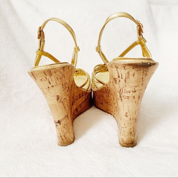 🔥 Mix & Match 2/$40 🔥 Chinese Laundry Gold Sahara Wedges - Picture 4 of 7